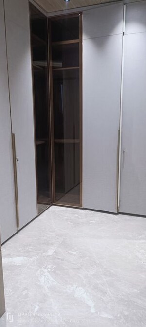 Room in 4 BHK Builder Floor at Janakpuri – for Sale