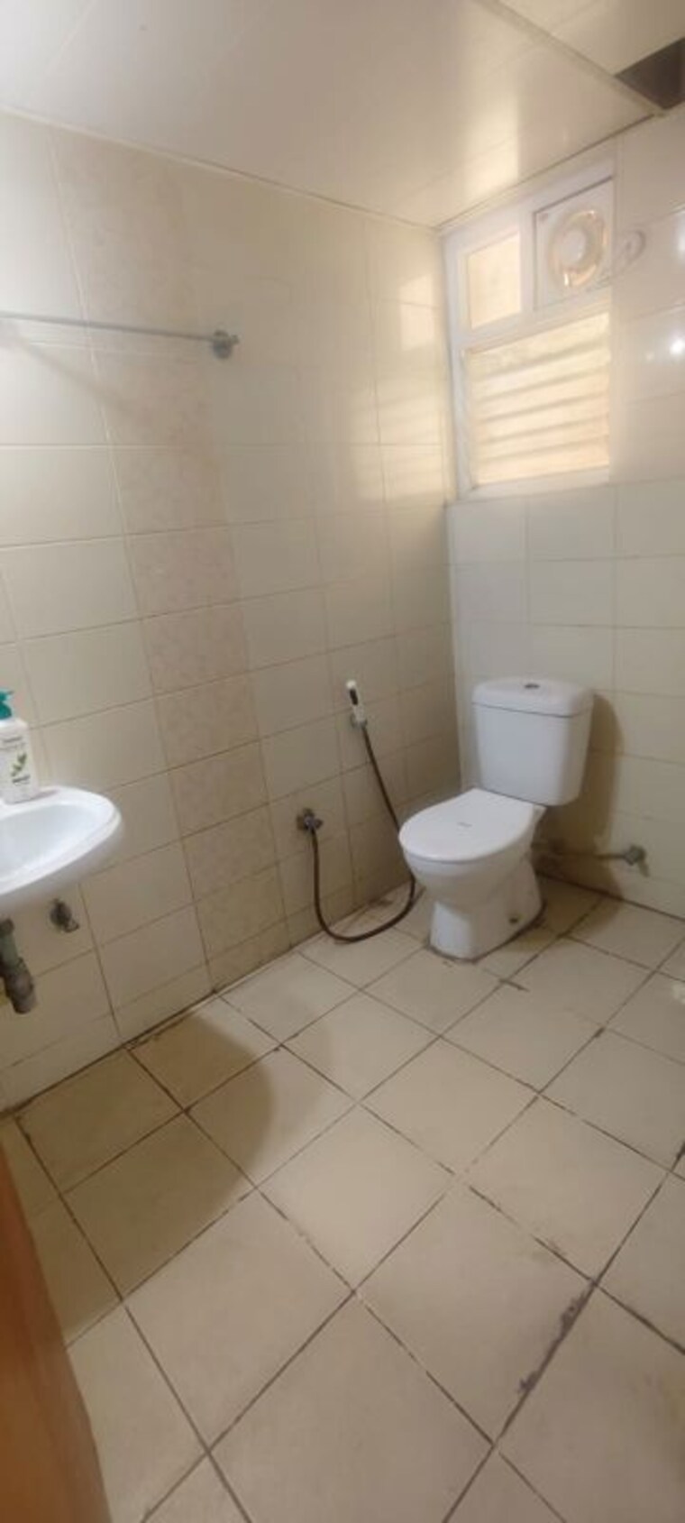 Bathroom, mantri-celestia 2.5 Bedroom 1200 Sq.Ft. Apartment In Gachibowli Hyderabad 10384656
