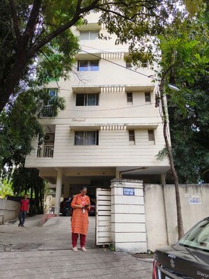  Apartment For Sale in Sri Nagar Colony