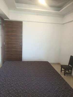 Room in 2 BHK Apartment at Je and Vee Vrindavan, Malad East – for Rent