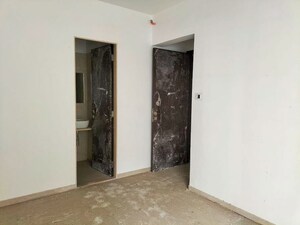 Room in  Apartment at Andheri West – for Sale