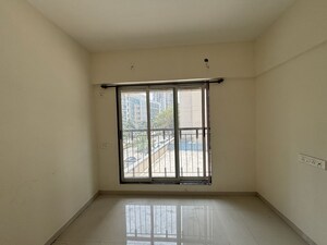 Room in 2 BHK Apartment at Vihang Valley Phase 3, Kasarvadavali – for Rent