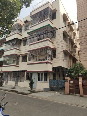  Apartment For Sale in Jodhpur Park