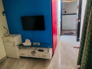 Room in  Apartment at Dn Nagar – for Sale