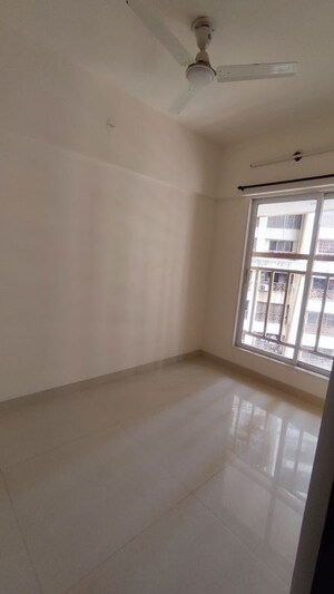 Room in 2 BHK Apartment at Chandiwala Pearl Majestic, Jogeshwari West – for Rent