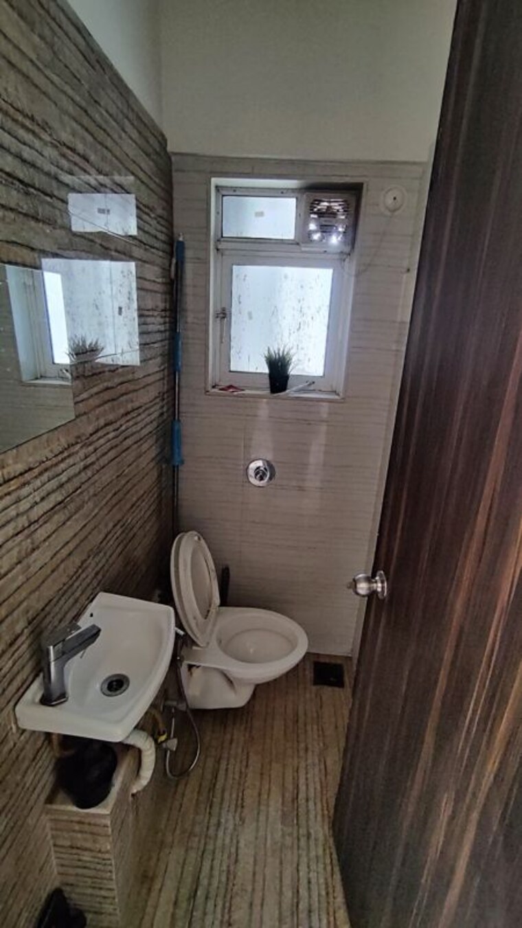 Bathroom, chandiwala-pearl-majestic 2 Bedroom 386 Sq.Ft. Apartment In Jogeshwari West Mumbai 10384972