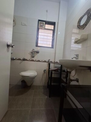 Team Area in 2 BHK Apartment at Lodha Paradise, Majiwada – for Rent