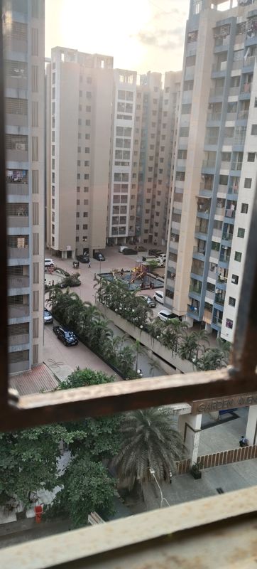 2 BHK 760 Sq.Ft. Apartment in Rustomjee Avenue L1