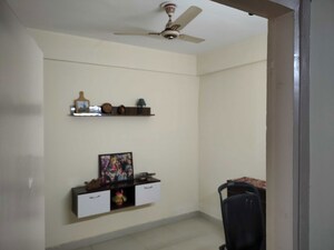 Room in 2.5 BHK Apartment at GLS Avenue 51, Sector 92 – for Rent