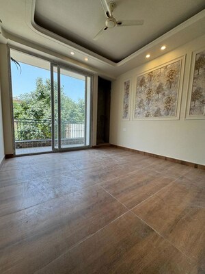 Room in  Apartment at Chattarpur – for Sale