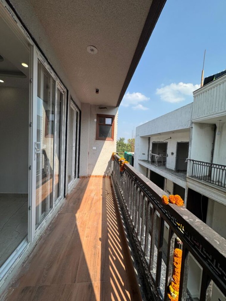 Balcony, chattarpur 3 Bedroom 1400 Sq.Ft. Apartment In Chattarpur Delhi 10385219