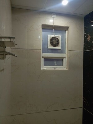 Bathroom in 2 BHK Builder Floor at Sector 42 – for Rent