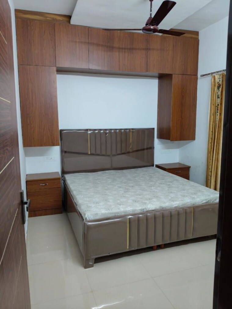 Bedroom, guru-nanak-enclave 3 Bedroom 1000 Sq.Ft. Builder Floor In Dhakoli Zirakpur 10385346