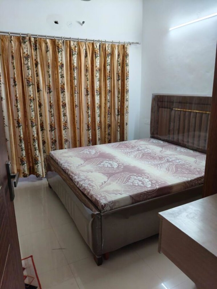 Bedroom, guru-nanak-enclave 3 Bedroom 1000 Sq.Ft. Builder Floor In Dhakoli Zirakpur 10385346