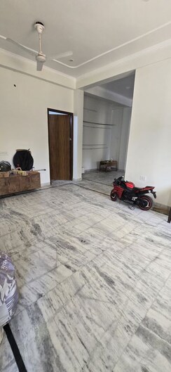 3 BHK Builder Floor For Rent in Jakhan