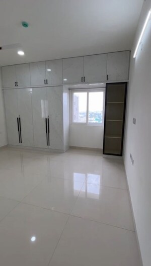 Room in 3.5 BHK Apartment at Prestige Tranquil, Kokapet – for Rent