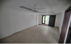 Room in 3 BHK Builder Floor at Greater Kailash – for Rent