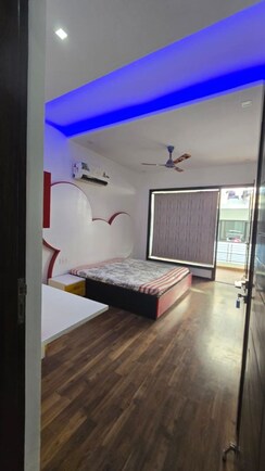 3 BHK + Servant Room Builder Floor For Rent in Sector 8
