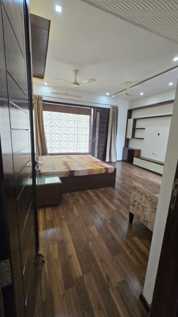 Bedroom, sector 8 3 Bedroom 4500 Sq.Ft. Builder Floor In Sector 8 Panchkula 10385442