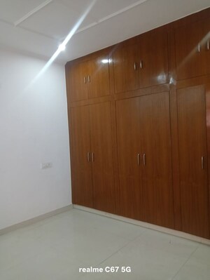 Room in 3 BHK Builder Floor at Sector 15 – for Rent