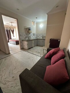 2 BHK Builder Floor For Rent in Sector 15