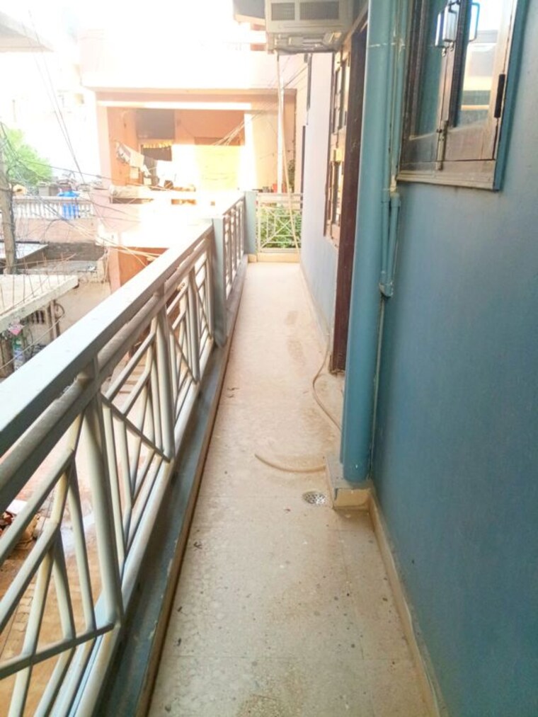 Balcony, police line 2 Bedroom 1150 Sq.Ft. Builder Floor In Police Line Gurgaon 10385621