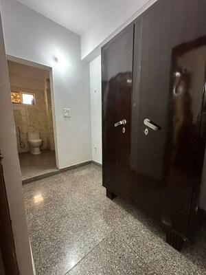 Room in 2 BHK Builder Floor at Sector 15 ii – for Rent