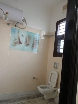 Bathroom in 2 BHK Builder Floor at Sector 21 – for Rent
