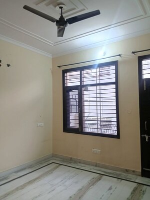 Room in 2 BHK Builder Floor at Sector 21 – for Rent