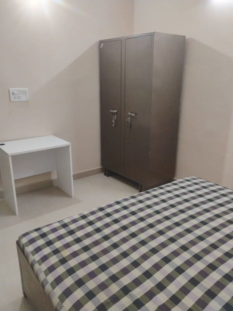 Bedroom, sector 15 3 Bedroom 1350 Sq.Ft. Builder Floor In Sector 15 Gurgaon 10385681