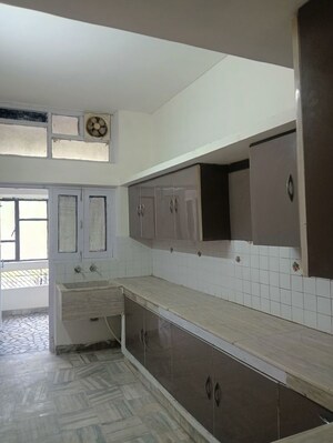Kitchen in 2 BHK Builder Floor at Sector 16 – for Rent