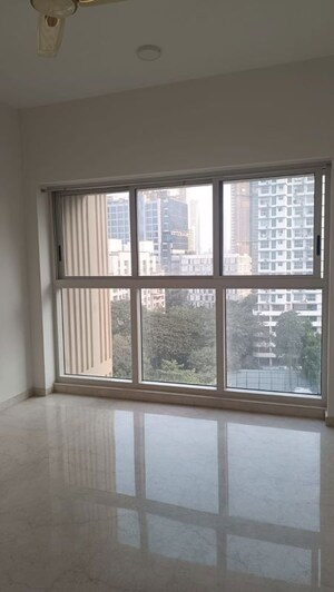 Room in 3 BHK Apartment at Lodha Primo, Parel – for Rent