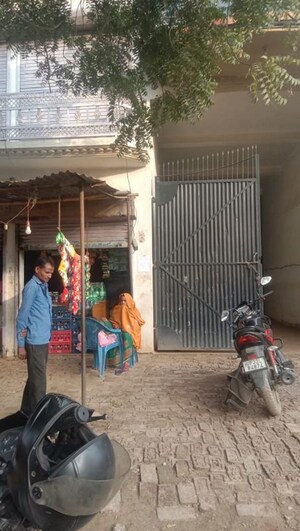 Parking in  Independent House at Mohanlalganj – for Sale