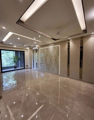 Room in 4 BHK Builder Floor at Sector 7 – for Sale