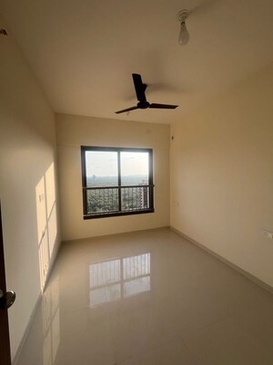 Room in 3 BHK Apartment at Kalpataru Srishti Namaah, Mira Road – for Rent