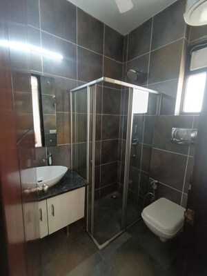 Bathroom in 4 BHK Builder Floor at Auram Floor, South City 2 – for Rent