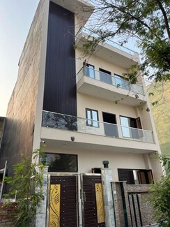 6+ BHK Independent House For Sale in PHI II Greater Noida