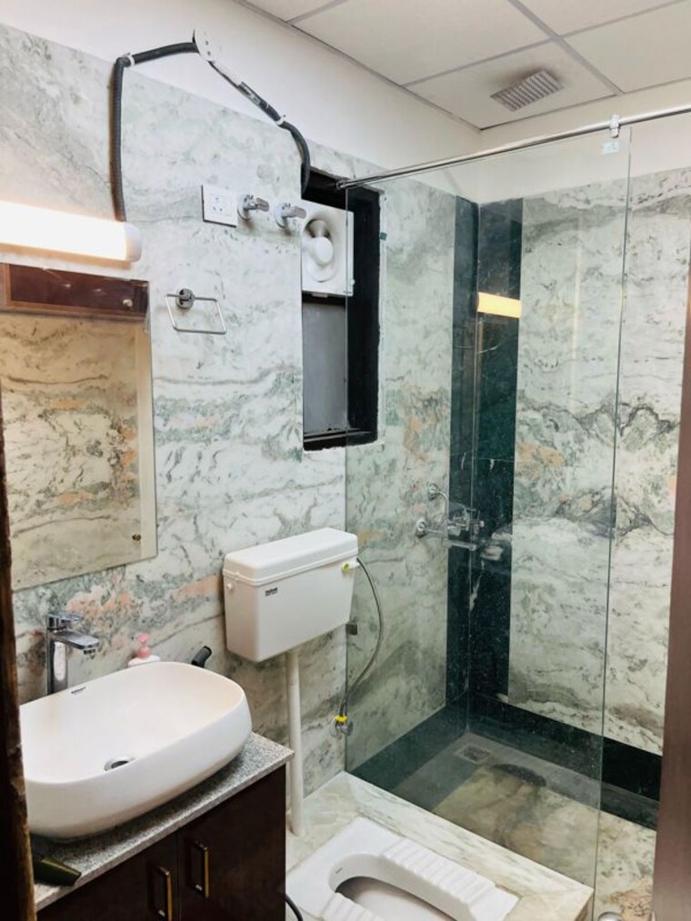 Attached Bathroom, phi ii greater noida 6+ Bedroom 120 Sq.Mt. Independent House In Phi Ii Greater Noida Greater Noida 10386195