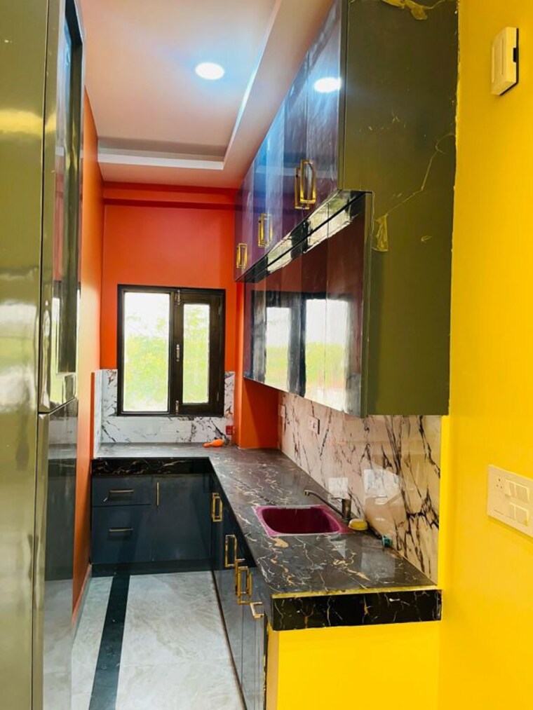 Kitchen, phi ii greater noida 6+ Bedroom 120 Sq.Mt. Independent House In Phi Ii Greater Noida Greater Noida 10386195