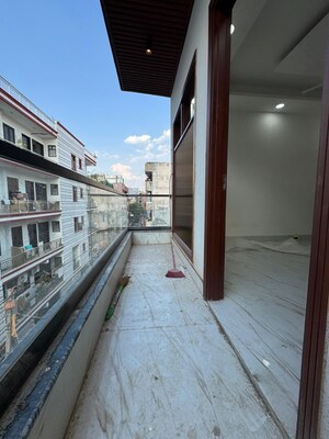 Balcony in 1 BHK Apartment at Chattarpur – for Rent
