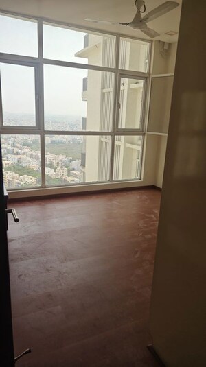 Room in 4 BHK Apartment at Lodha Bellezza Sky Villas, Kukatpally – for Rent