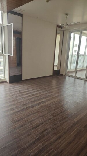 Room in 4 BHK Apartment at Lodha Bellezza Sky Villas, Kukatpally – for Rent
