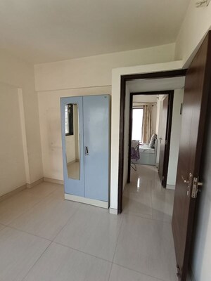 Room in 2 BHK Apartment at Ankur Building, Malad West – for Rent