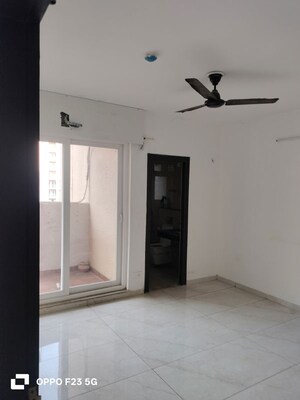 Room in 3 BHK Apartment at Rohtas Plumeria, Gomti Nagar – for Rent