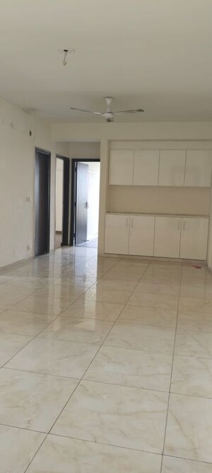 Room in 3 BHK Apartment at BPTP Discovery Park, Sector 80 – for Rent