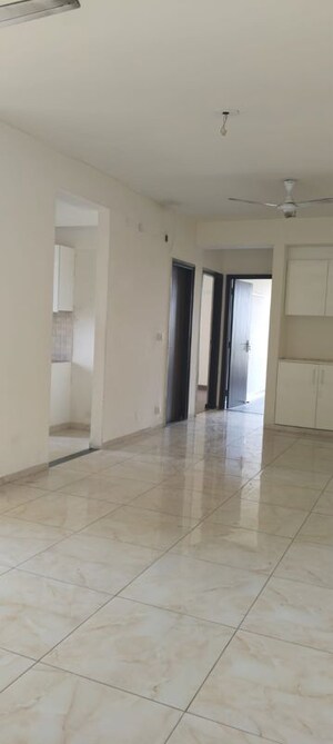 Building Lobby in 3 BHK Apartment at BPTP Discovery Park, Sector 80 – for Rent