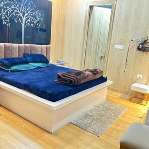 Bedroom in 5 BHK Independent House at Gomti Nagar – for Sale