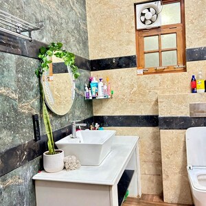 Furnished Amenities in 5 BHK Independent House at Gomti Nagar – for Sale