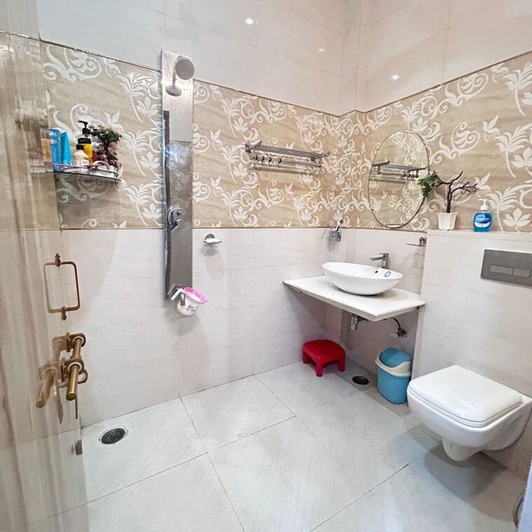Bathroom, gomti nagar 5 Bedroom 1250 Sq.Ft. Independent House In Gomti Nagar Lucknow 10386264