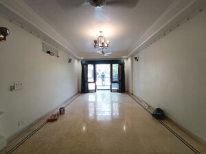 Room in 4 BHK Builder Floor at Greater Kailash ii – for Rent